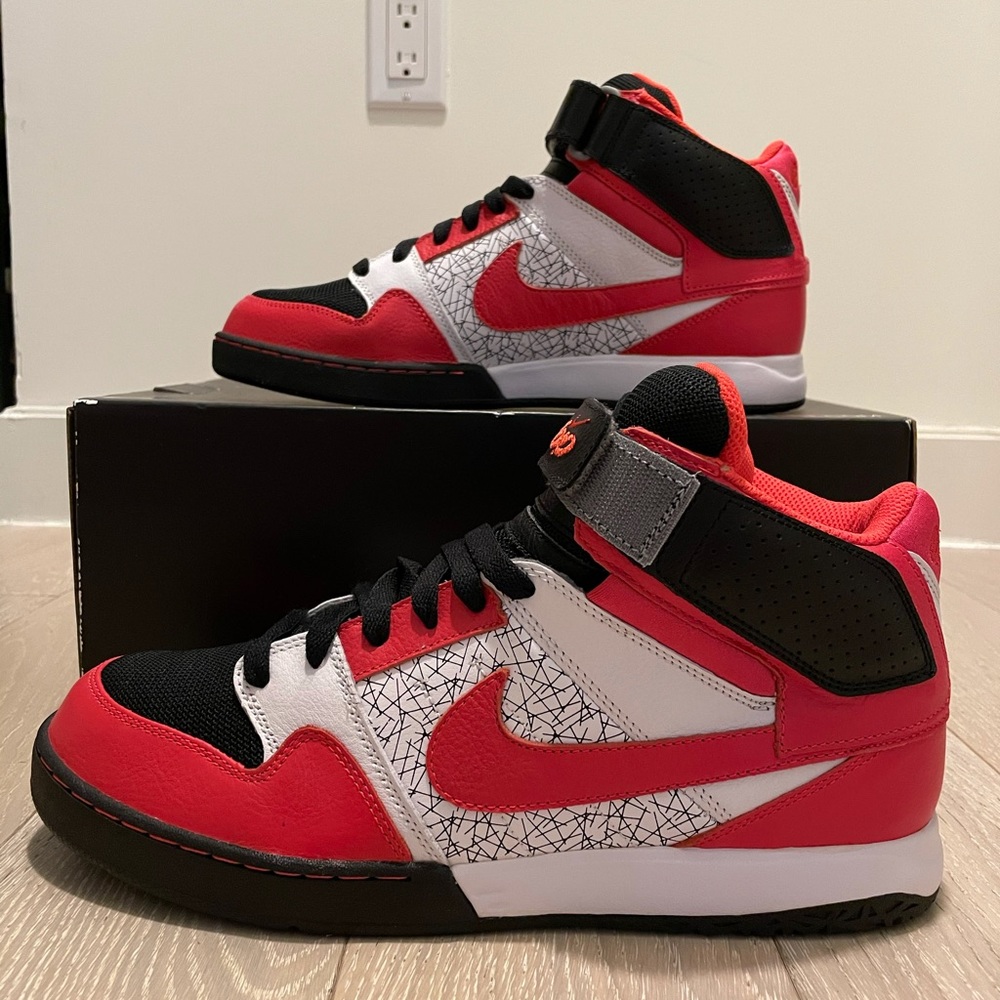 Nike Air Zoom Men’s Sneakers Size 11